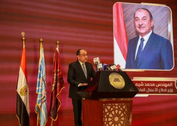 وزير قطاع الأعمال يشارك في احتفالية الأهرام بمرور 150 عامًا على تأسيسها