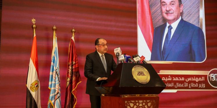 وزير قطاع الأعمال يشارك في احتفالية الأهرام بمرور 150 عامًا على تأسيسها