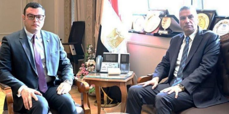 وزير الإسكان يستقبل محافظ أسوان لبحث ملفات العمل المشترك