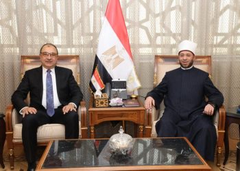 وزير الأوقاف يستقبل وزير قطاع الأعمال العام لبحث تعزيز التعاون والتكامل في عدد من المجالات