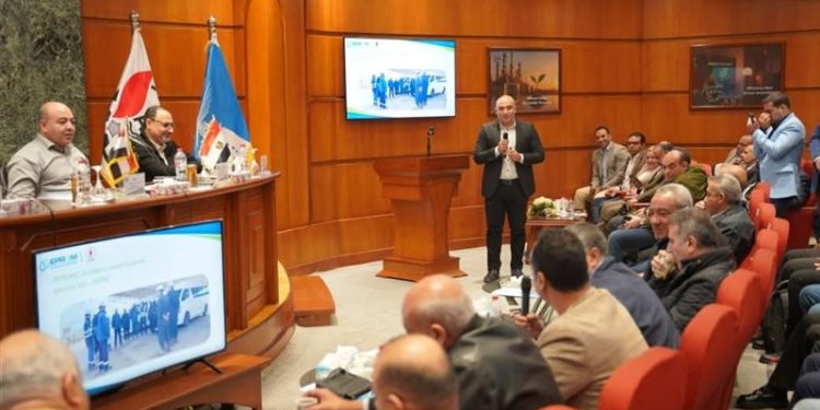 ملتقى شركات تكرير البترول بالإسكندرية يؤكد تعظيم التشغيل الاقتصادي وتطوير الكوادر البشرية ودعم النماذج الناجحة تحقيق الاستدامة