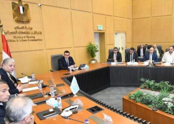 وزير الإسكان يتابع موقف مشروع منطقة الأعمال المركزية بالعاصمة الجديدة