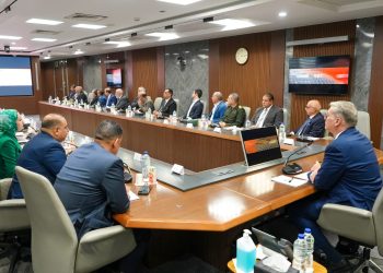 وزير البترول والثروة المعدنية يعقد اجتماعاً موسعاً مع شركات التعدين