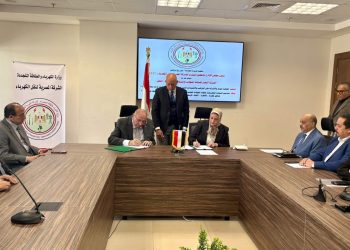 الشركة المصرية لنقل الكهرباء توقّع عقدًا جديدًا لتدعيم الشبكة القومية وتأمين خطة صيف 2026