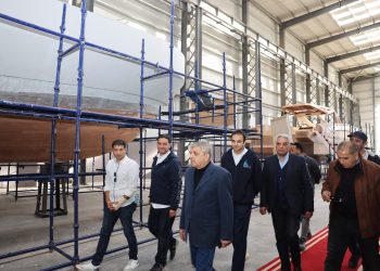 الفريق أسامة ربيع: “الفترة المُقبلة ستشهد زيادة الطاقة الإنتاجية من صناعة الوحدات البحرية والتوسع لتلبية احتياجات السوق المحلي و فتح أسواق خارجية للتصدير”