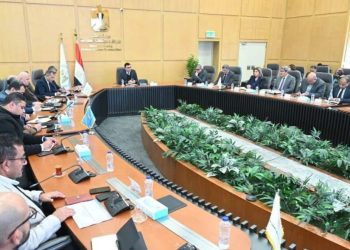 وزير الإسكان يتابع الموقف التنفيذي لمشروعات المبادرة الرئاسية “حياة كريمة” لتطوير قرى الريف المصري
