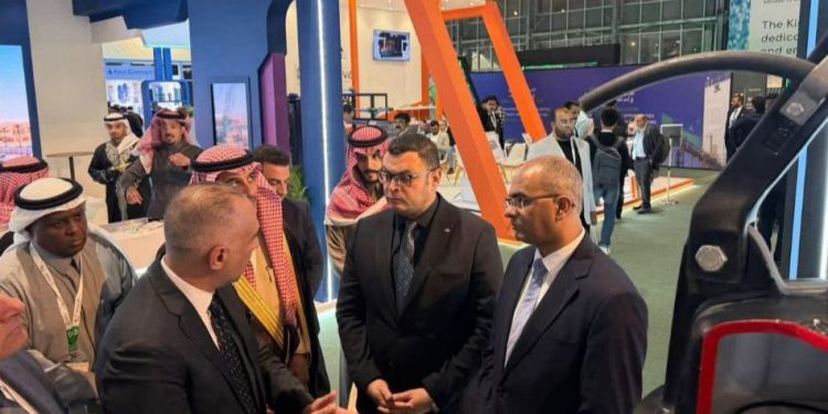 وزير الإسكان يتفقد أجنحة معرض “إيفات السعودية 2026” بالرياض لبحث توطين التكنولوجيا وجذب الاستثمارات العالمية