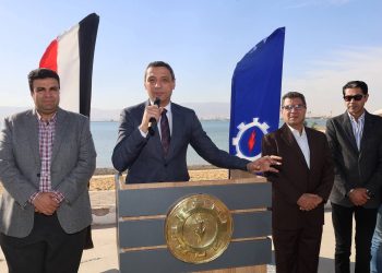بمشاركة محافظ السويس.. “مصر للبترول” تُسلم الدفعة الرابعة من سيارات التاكسي ضمن مبادرة «الأمان والتوفير»