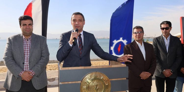 بمشاركة محافظ السويس.. “مصر للبترول” تُسلم الدفعة الرابعة من سيارات التاكسي ضمن مبادرة «الأمان والتوفير»