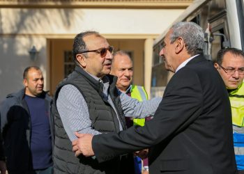 وزير قطاع الأعمال يلتقي محافظ الغربية في مستهل زيارته لشركة مصر للغزل والنسيج بالمحلة الكبرى