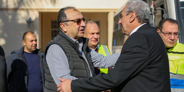 وزير قطاع الأعمال يلتقي محافظ الغربية في مستهل زيارته لشركة مصر للغزل والنسيج بالمحلة الكبرى