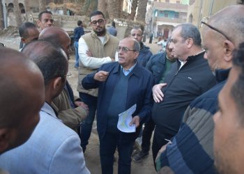 رئيس القابضة للمياه يتفقد مشروعات الوصلات المنزلية للصرف الصحي ضمن مبادرة «حياة كريمة» بقرى مركز إسنا بالأقصر