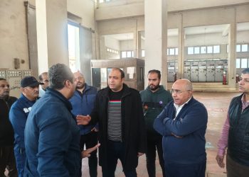 رئيس مياه الشرب بالجيزة يتابع رفع كفاءة محطة رفع صرف صحي منشآة البكاري ويتفقد عدداً من المواقع