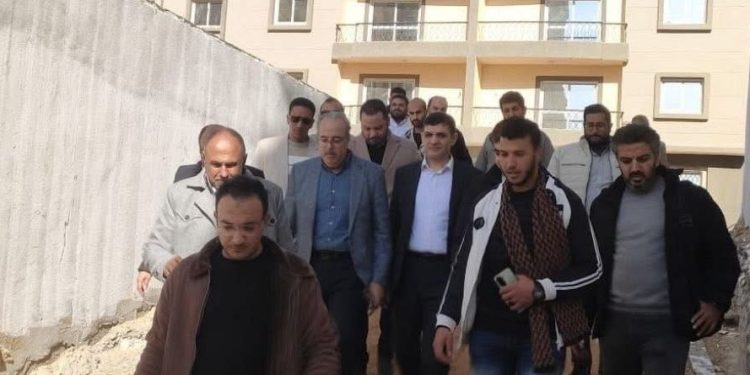 مسئولو “الإسكان” يتفقدون مشروعات سكنية بمدينة القاهرة الجديدة لدفع العمل