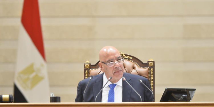 وزير قطاع الأعمال العام يهنئ المستشار هشام بدوي بانتخابه رئيسا لمجلس النواب