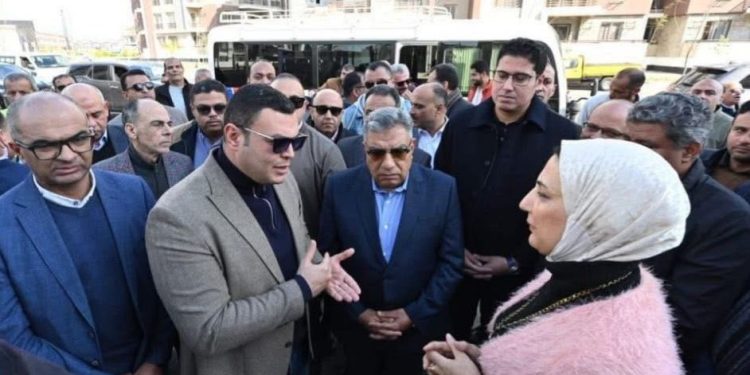 وزير الإسكان ومحافظ الدقهلية يتفقدان كورنيش مدينة المنصورة الجديدة