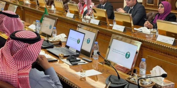 وزير الإسكان يعقد لقاءً مع وزير البيئة والمياه والزراعة السعودي لبحث سبل تعزيز التعاون