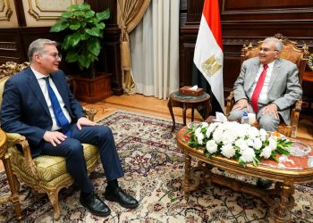 خلال زيارته لمقر المجلس.. وزير البترول والثروة المعدنية يهنيء رئيس مجلس الشيوخ
