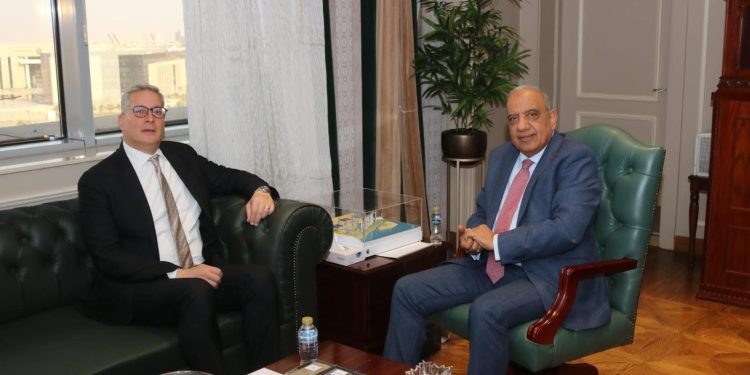 وزيرا الكهرباء والبترول يبحثان خطة العمل المشترك وتوفير الوقود المكافئ لتأمين التغذية الكهربائية