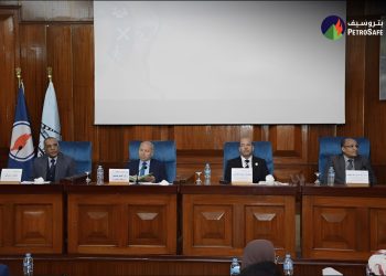 بحضور محافظ القاهرة وقيادات قطاع البترول.. “بتروسيف” تستعرض دراسة الأثر البيئي لمشروع إحلال خط “مسطرد – التبين”