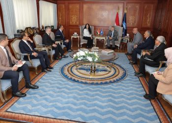 الفريق أسامة ربيع يبحث مع وفد “سيمنس” سبل التعاون المستقبلي في مجالات التدريب