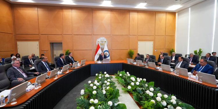 وزير البترول يناقش مع الشركات العالمية خطة تعزيز الانتاج والإجراءات التحفيزية للاستثمار