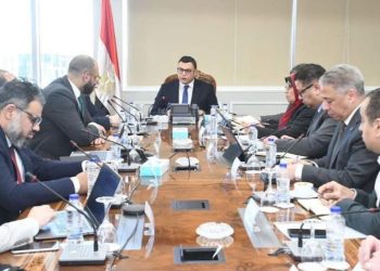 وزير الاسكان يتابع الإجراءات المتخذة لتدشين منصة تصدير العقار