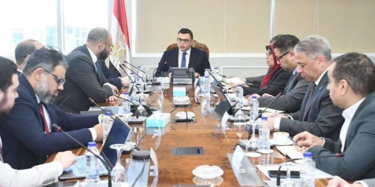 وزير الاسكان يتابع الإجراءات المتخذة لتدشين منصة تصدير العقار