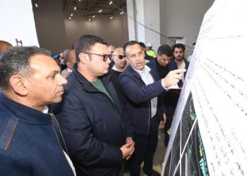 وزير الإسكان يتفقد مركز المؤتمرات والمعارض بالمدينة التراثية و”سكن كل المصريين” بالعلمين الجديدة