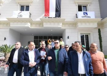 وزير الإسكان يتفقد العمارات السكنية بالحي اللاتيني وخزانات التكديس الجنوبية للمياه بالعلمين الجديدة