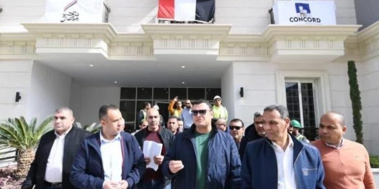 وزير الإسكان يتفقد العمارات السكنية بالحي اللاتيني وخزانات التكديس الجنوبية للمياه بالعلمين الجديدة