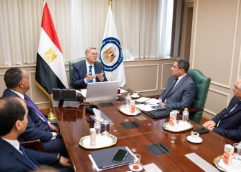 بالتعاون مع الشركات العالمية.. وزير البترول يبحث وضع آليات تطوير تكنولوجيا الحفر لمضاعفة الإنتاج