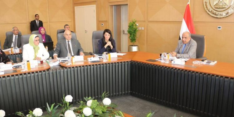 وزير الكهرباء والطاقة المتجددة يترأس اجتماع الجمعية العامة للشركة المصرية لنقل الكهرباء