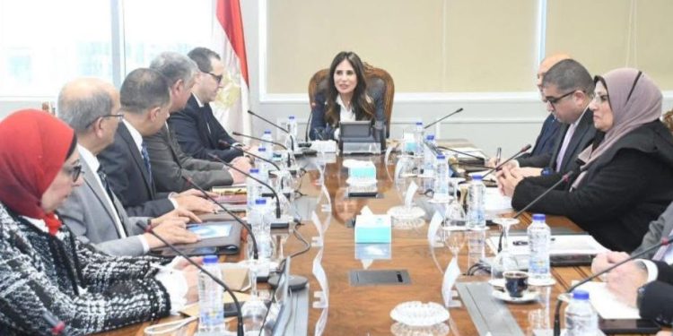 في أول اجتماع لها عقب أداء اليمين الدستورية أمام فخامة رئيس الجمهورية: وزيرة الإسكان تتابع موقف تنفيذ المبادرة الرئاسية “حياة كريمة”