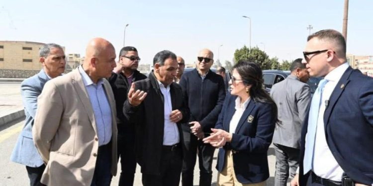 وزيرة الإسكان تتفقد مشروع المحطة الوسيطة للمخلفات بالمنطقة الصناعية الأولى بمدينة العبور