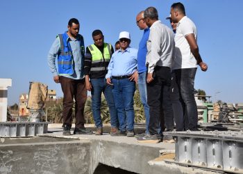 رئيس القابضة للمياه يتابع مشروعات “حياة كريمة” بمحافظة أسوان ويتفقد محطات المياه والصرف الصحي والوصلات المنزلية
