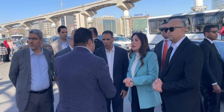 وزيرة الإسكان تقوم بجولة مفاجئة بمدينة القاهرة الجديدة