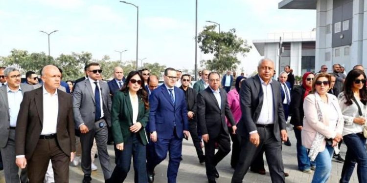 وزيرة الإسكان تقوم بجولة موسعة بمشروع “حدائق تلال الفسطاط”