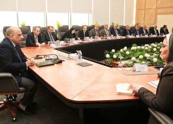 التفاصيل الكاملة لاجتماع وزير الكهرباء مع رؤساء القابضة والمصرية للكهرباء و 9 شركات توزيع