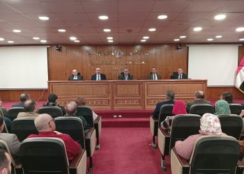 هيئة البترول تعقد حوارًا مفتوحًا مع العاملين بالنيابات المسئولة عن العملية الإنتاجية