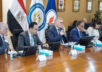  وزير البترول يؤكد على أهمية التكنولوجيا في تعظيم الاستفادة من الفرص البترولية بخليج السويس