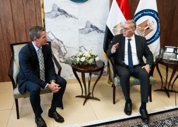 وزير البترول والثروة المعدنية يبحث مع رئيس كابريكورن البريطانية زيادة استثماراتها في مصر