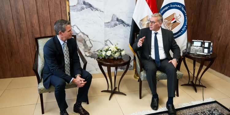 وزير البترول والثروة المعدنية يبحث مع رئيس كابريكورن البريطانية زيادة استثماراتها في مصر