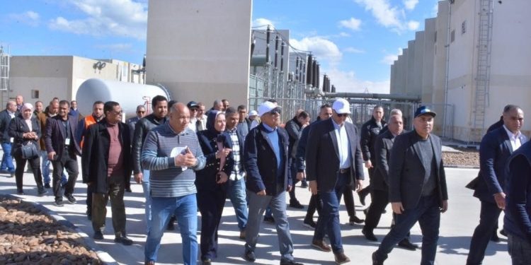 وزير الكهرباء ومحافظ الإسكندرية يطلقان التيار بمحطة “برج العرب الترفيهية” باستثمارات 5.5 مليار جنيه