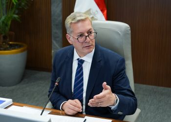 وزير البترول والثروة المعدنية يعتمد الموازنات الاستثمارية لشركتي الإسكندرية والعامرية للبترول 2026–2027