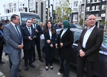 في جولة تفقدية.. وزيرة الإسكان تتابع موقف الخدمات بالحى السكني الثالث “R3” بالعاصمة الجديدة