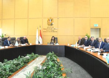 وزيرة الإسكان تترأس لجنة المرافق لمتابعة منظومة العمل بقطاع مياه الشرب والصرف الصحي بالمحافظات والمدن الجديدة