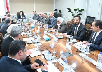 تنفيذًا لتوجيهات القيادة السياسية.. وزيرة الإسكان تبحث إجراءات وآليات طرح وحدات سكنية بنظام الإيجار