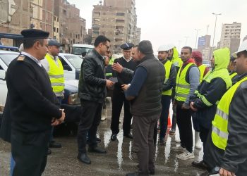رئيس شركة مياة الشرب بالقليوبية فى الشارع لمتابعة أعمال رفع تجمعات مياه الأمطار