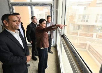 وزيرة الإسكان تتفقد المشروعات الجاري تنفيذها وأعمال التطوير بقرى مارينا 